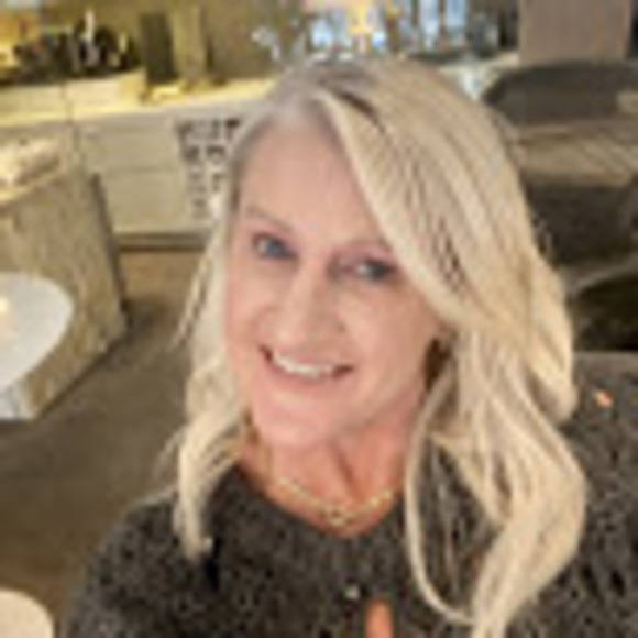 Meet your Posher, Heather - Picture 1 of 1